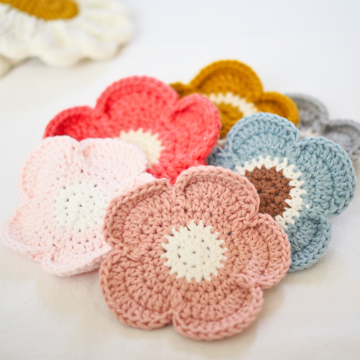 いちごクロッシェ / お花のコースター【送料無料】 – Craftie Home