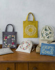 yulaのこころ躍る草花刺繍 (ミモザの花園) ポーチキット / COSMO