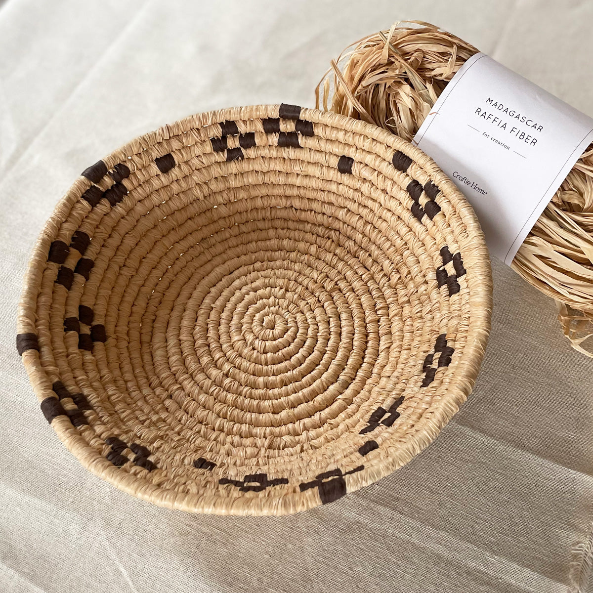 ラフィアで作る花柄のかごキット – Craftie Home (クラフティホーム)