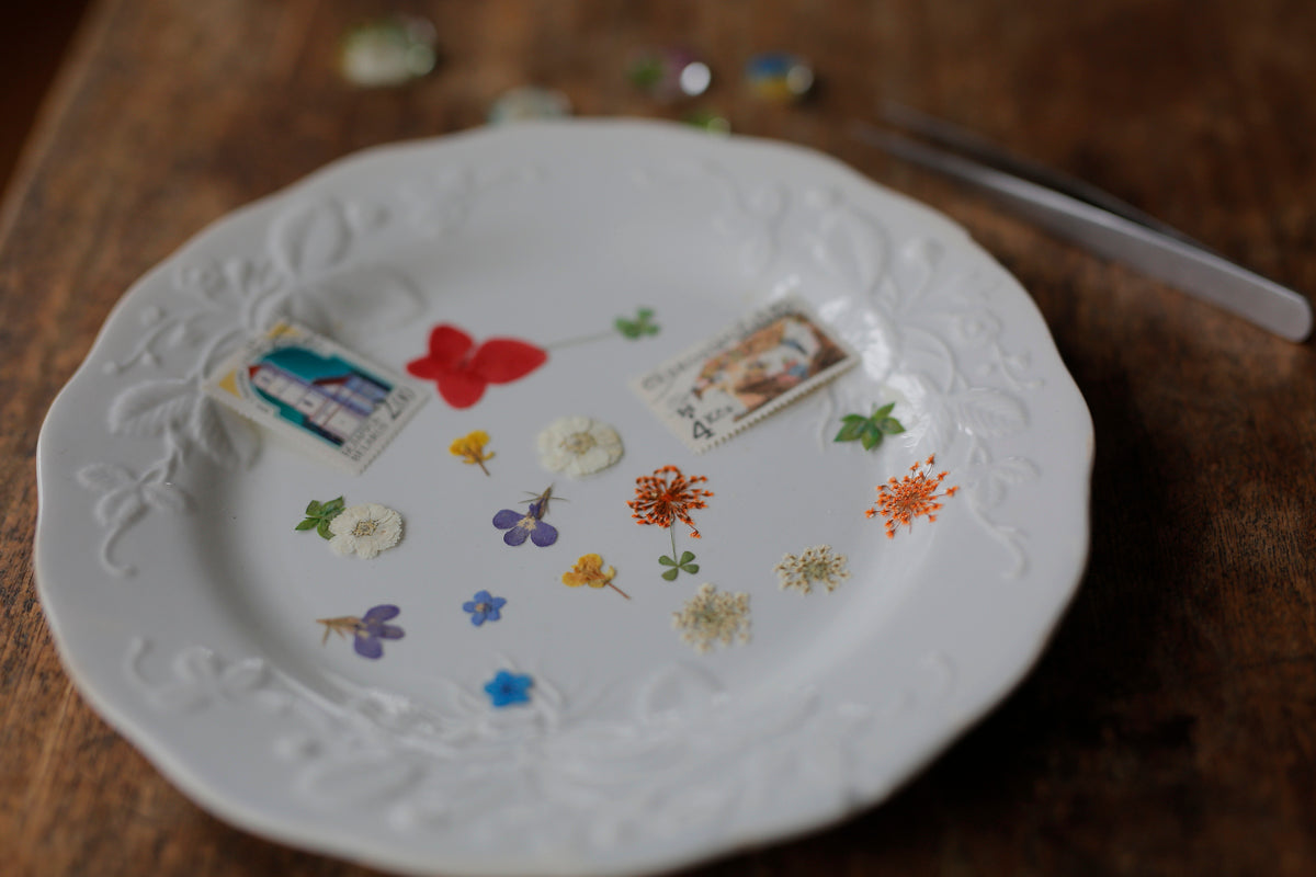Story 01. 思い出の花で作った押し花アクセサリー。身につけるたびに楽しい記憶が蘇る。