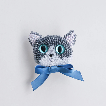 クロッシェキット ビーズ編みの猫ブローチ（ハチワレ）/  MIYUKI FACTORY