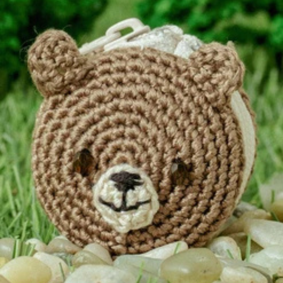 刺しゅう糸で編むちいさな ポーチ (クマ) / COSMO（ルシアン）