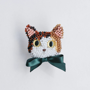 クロッシェキット ビーズ編みの猫ブローチ（三毛猫）/  MIYUKI FACTORY