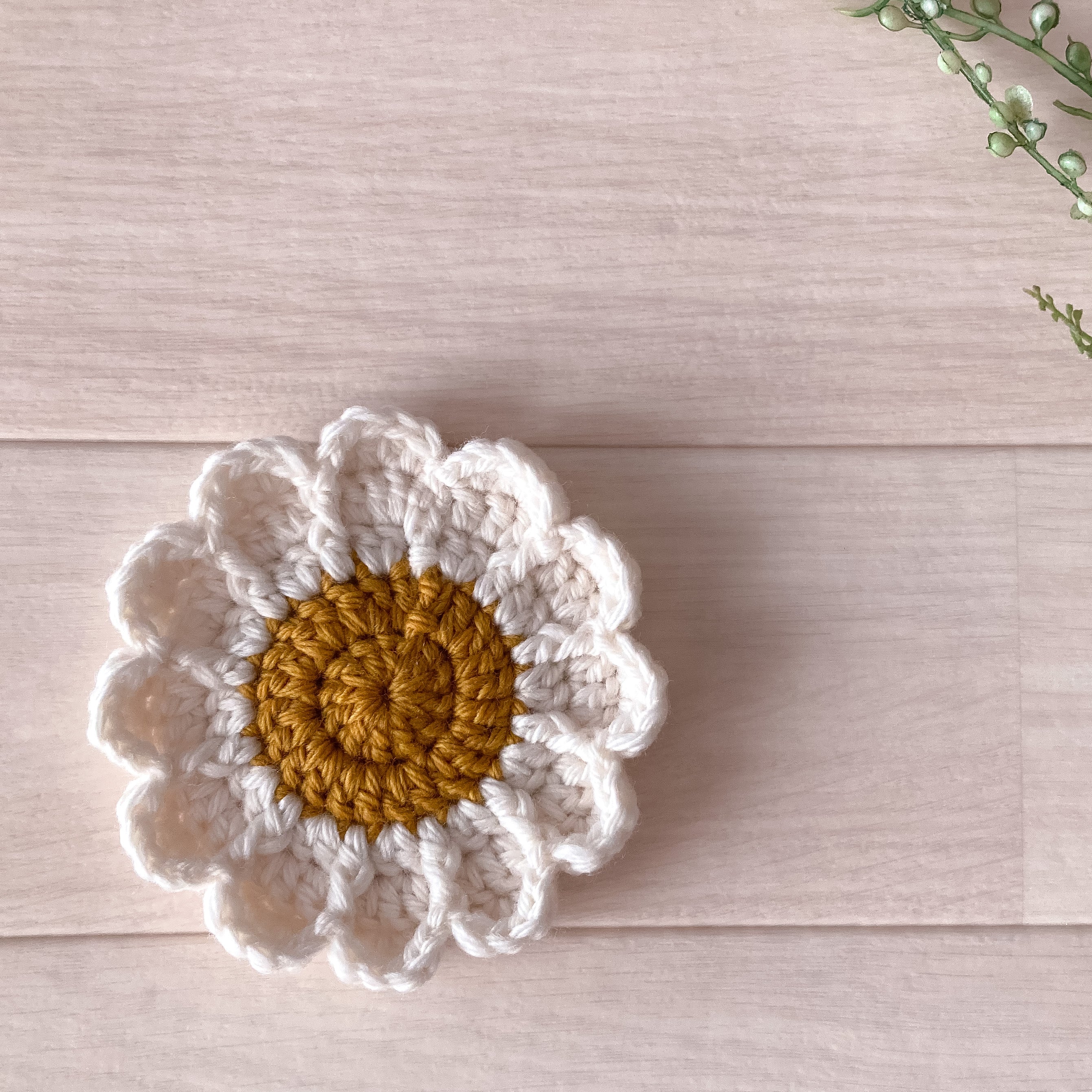 いちごクロッシェ / 6つのデザインが作れるコースターキット – Craftie