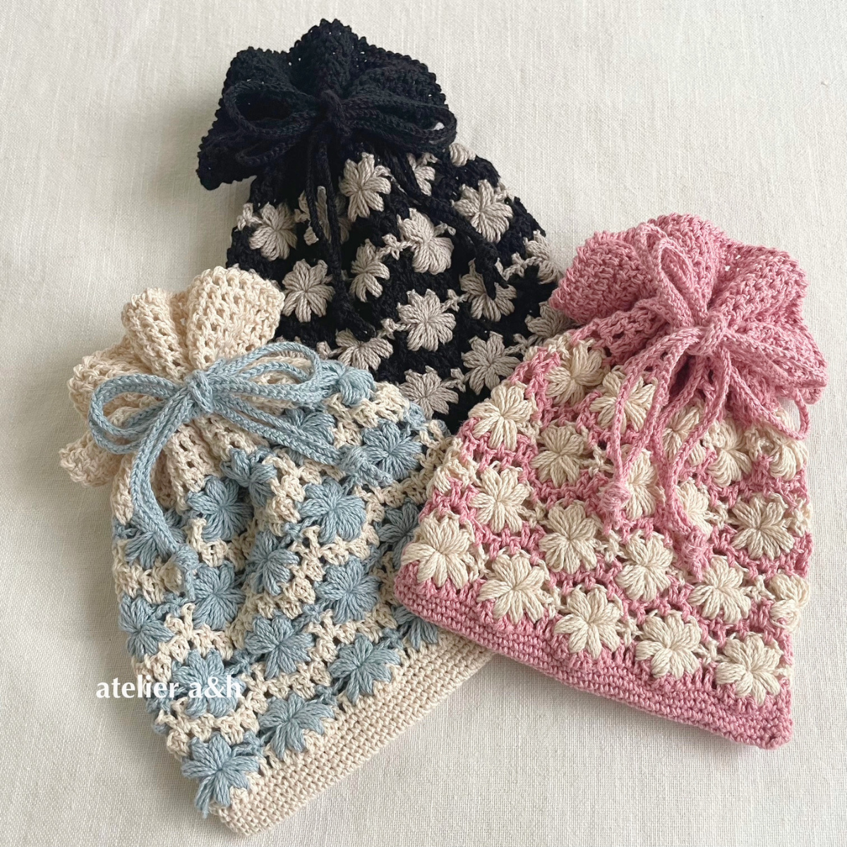 atelier a&h / ふんわり花編みきんちゃく