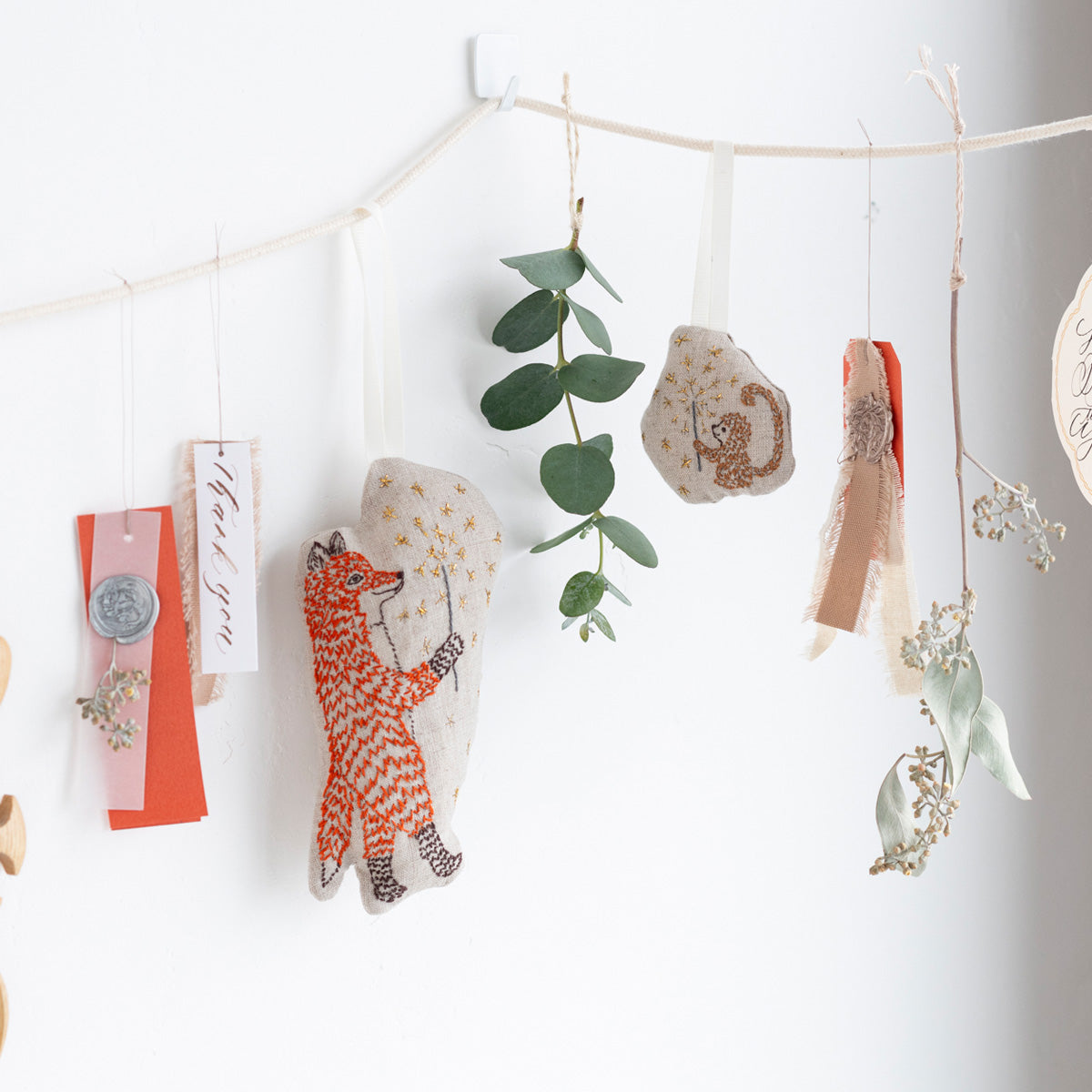 CORAL & TUSK Sparklers 刺繍キット – Craftie Home (クラフティホーム)