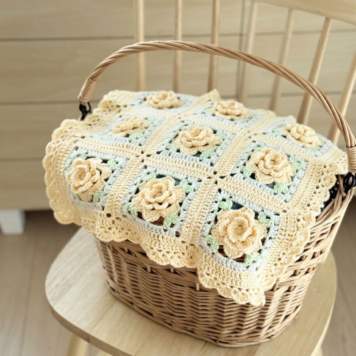 Hiro crochet / 立体お花モチーフのマルチクロス