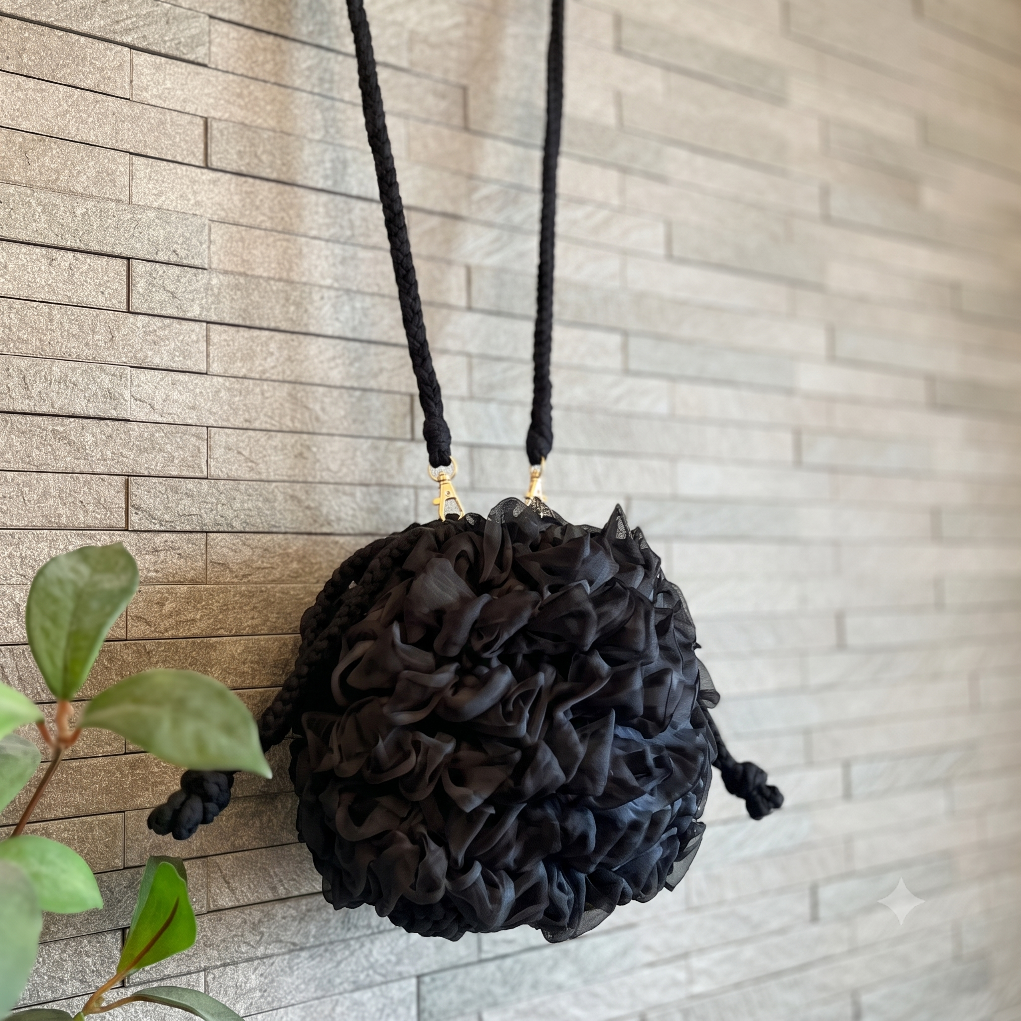 smia / リング編みのチュール巾着バッグ