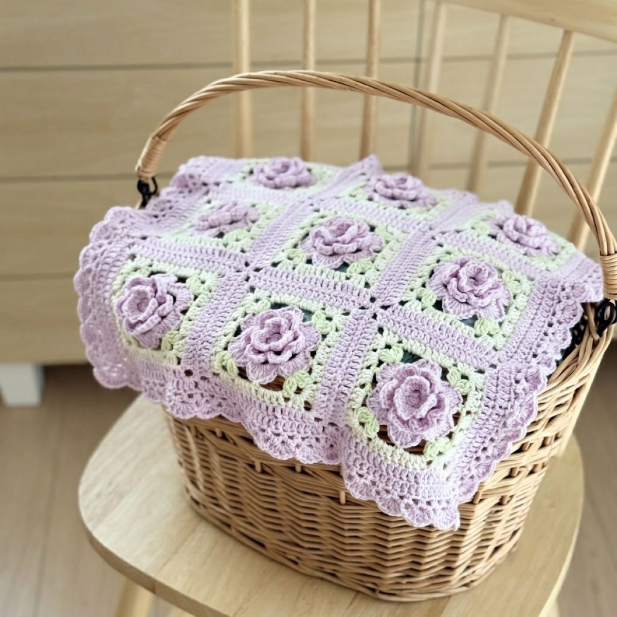 Hiro crochet / 立体お花モチーフのマルチクロス