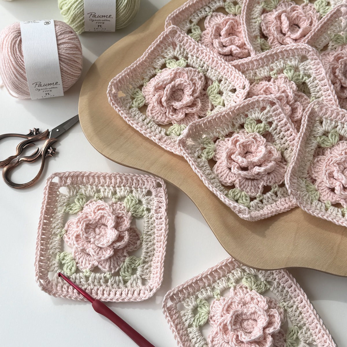 Hiro crochet / 立体お花モチーフのマルチクロス