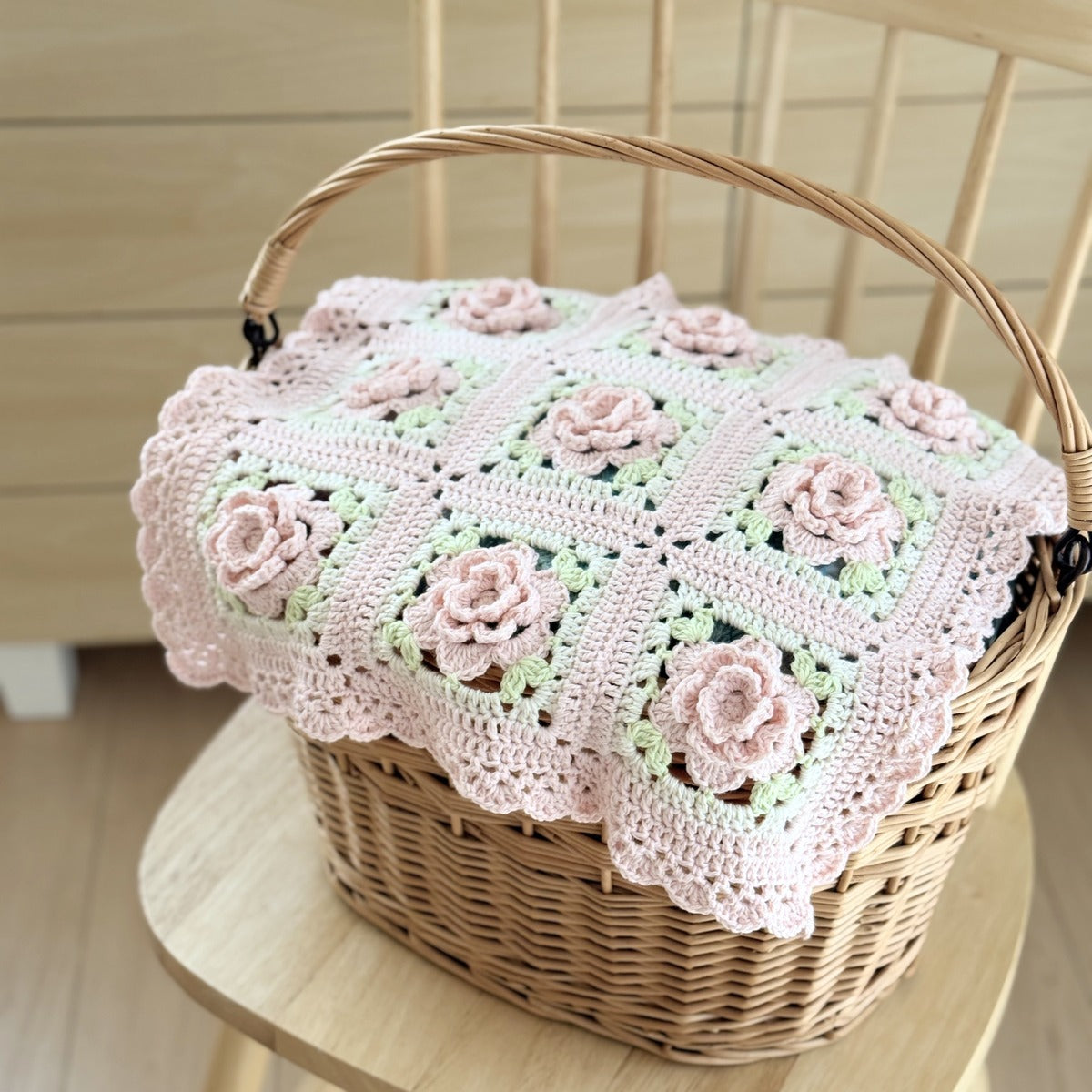 Hiro crochet / 立体お花モチーフのマルチクロス
