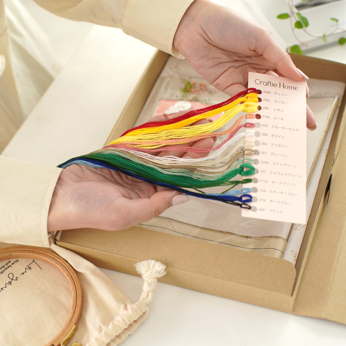 スモールフラワーのフープリースが作れる刺繍キット – Craftie Home