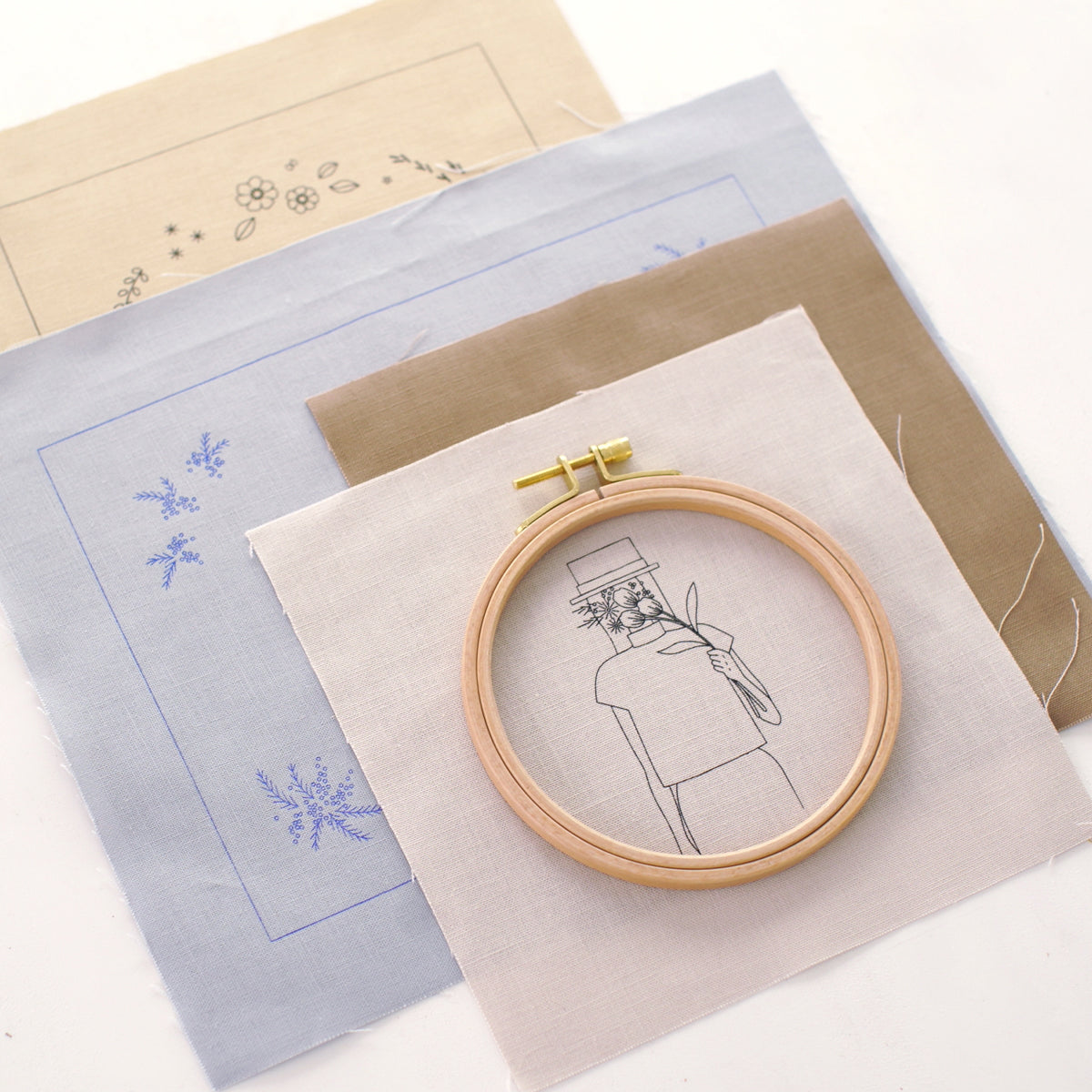 4つのアイテムが作れる刺繍キット【送料無料】